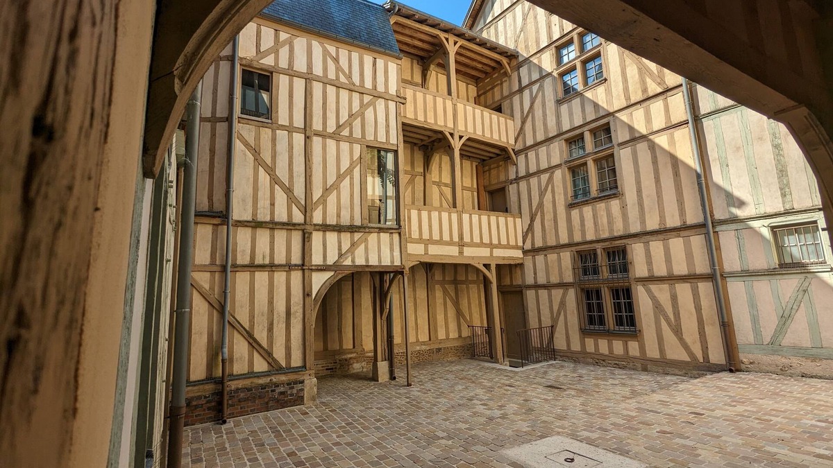 Old Town Apartment | Appartement du Seizième Siècle Entièrement Rénové