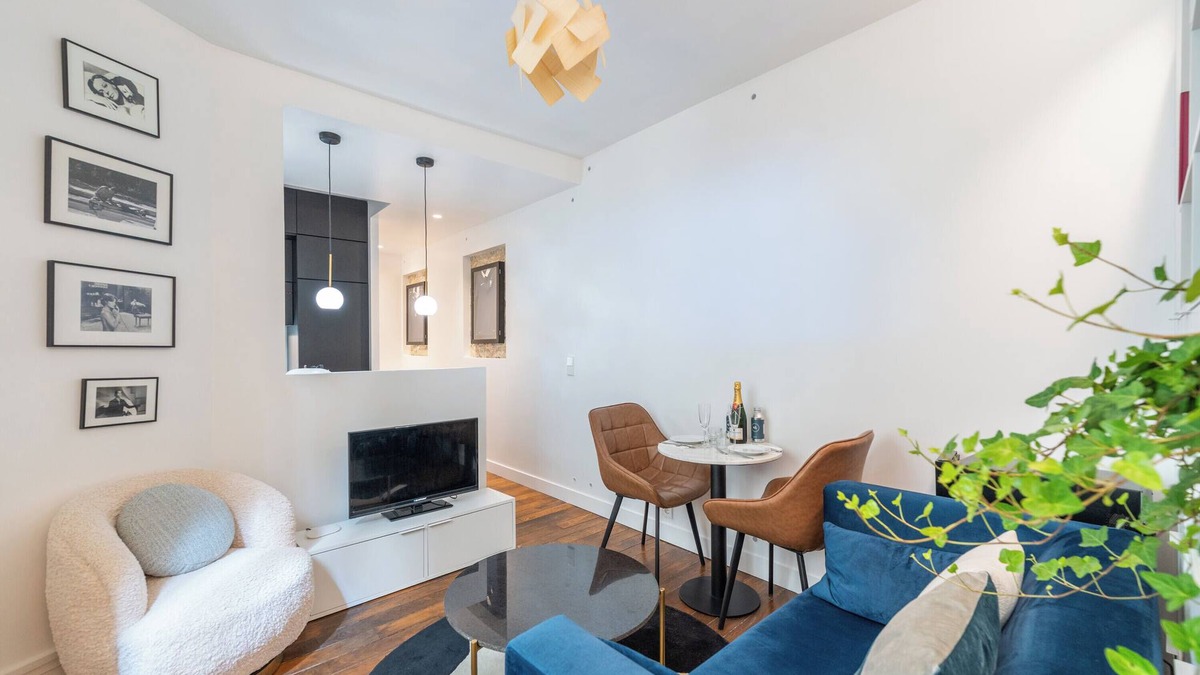 18th Arrondissement Apartment | Appartement Duhesme - Welkeys