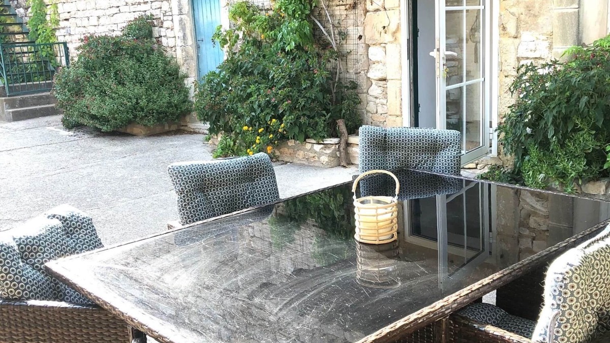 Euzet-les-Bains Other | Appartement en Plein Cœur du Domaine Viticole