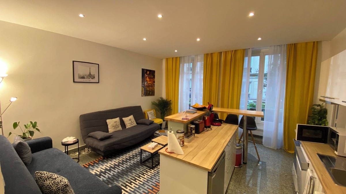 Quartier de la Porte-Saint-Denis Apartment | Appartement Entier