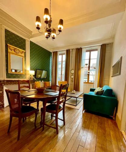 Verdun Apartment | Appartement F2, "La Scène du 66", VERDUN CENTRE, Garage motos et vélo, WIFI, Géré par PrestaZen'Services