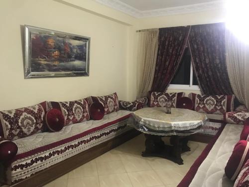 Gueznaia Apartment | Appartement Familial Juste dernière la nouvelle gare routière de Tanger