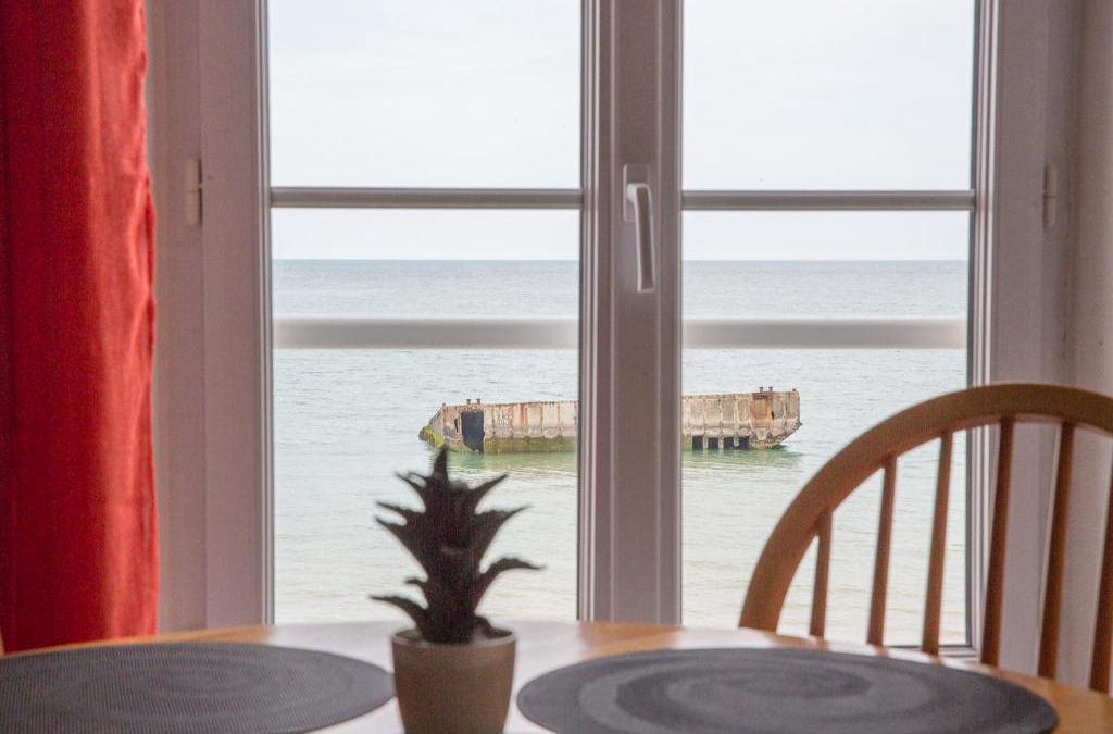 Arromanches-les-Bains Apartment | Appartement sur la Plage 4 Personnes