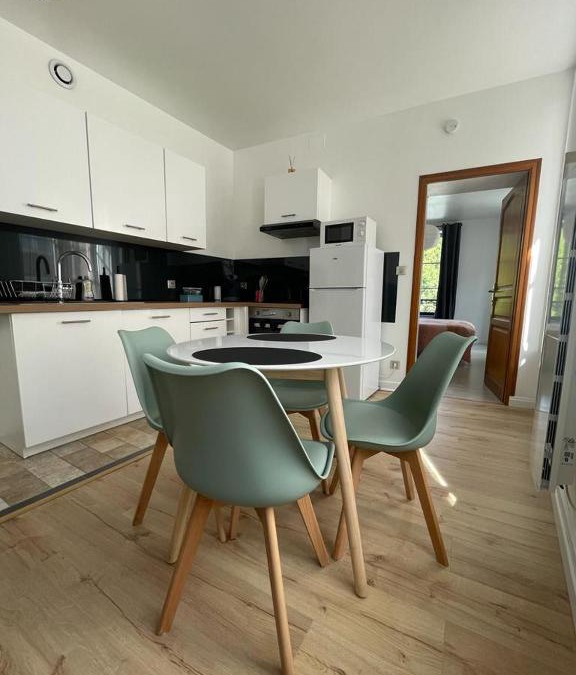 Charleville-Mezieres Apartment | Appartement Le Petit Charcot