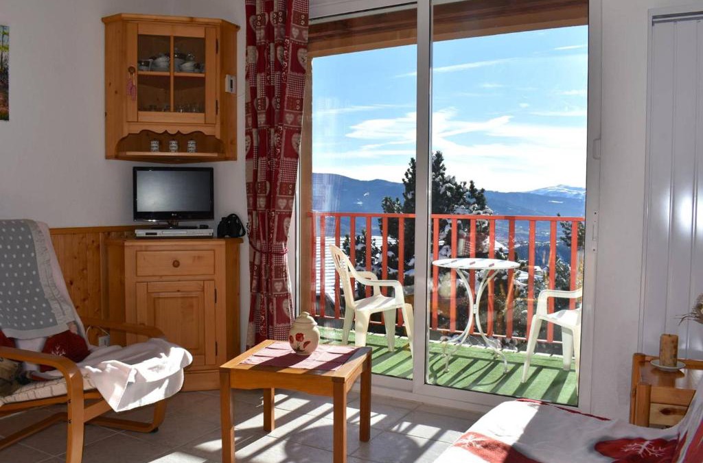 Font-Romeu-Odeillo-Via Apartment | Appartement 2 pièces cabine, plein sud, balcon, parking, à 800m du centre de Font-Romeu - FR-1-580-80