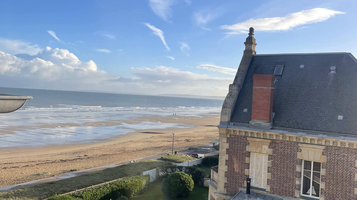 Lion-sur-Mer Apartment | Appartement Duplex en Bord de mer Avec vue su mer