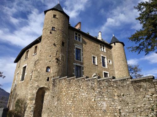 Uriage-les-Bains Apartment | Appartement château Uriage-Chamrousse