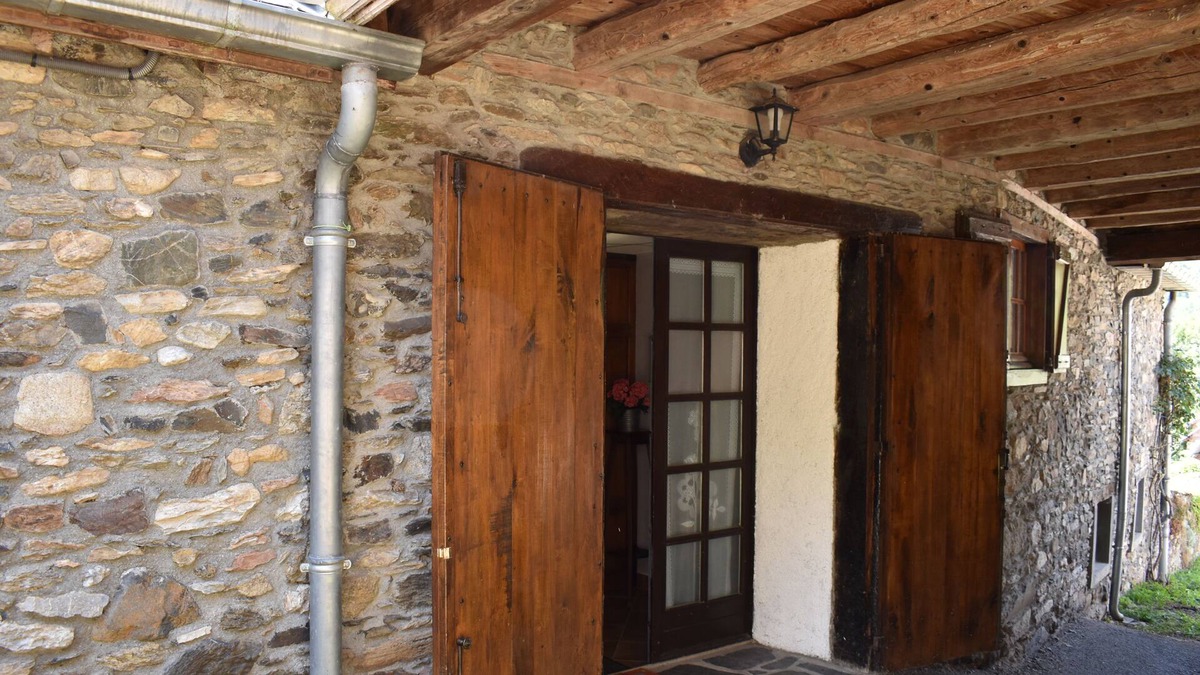 Cier-de-Luchon Apartment | Appartement Typique