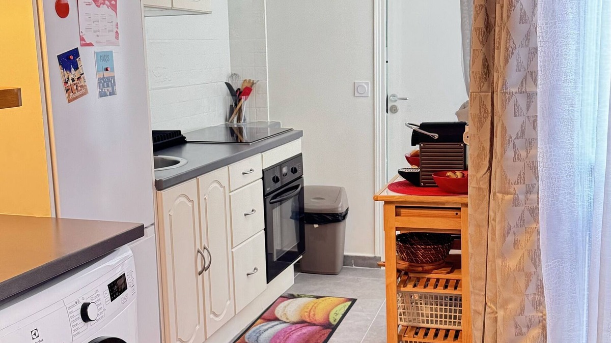 Porte-Saint-Martin Apartment | Appartement Gare de Lest