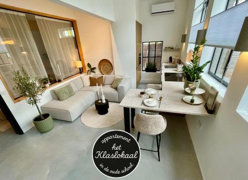 Heerlen Apartment | Appartement het Klaslokaal in de Oude School met tuin