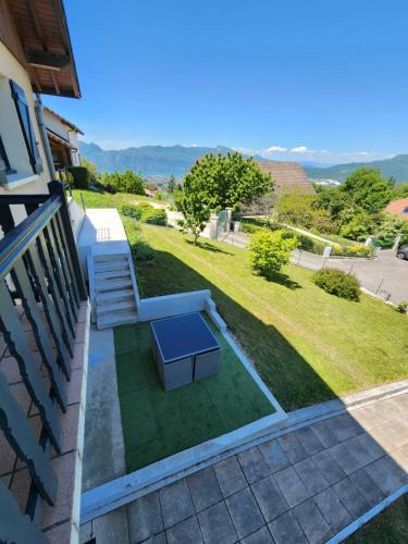 Pugny-Chatenod Apartment | Appartement indépendant dans maison au calme