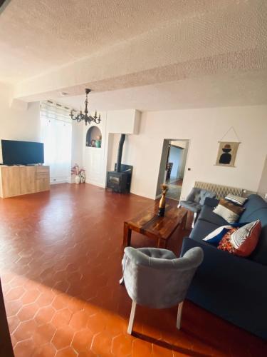 Saint-Clement Apartment | Appartement Indépendant avec jardin, entrée autonome par boîte à clé , Self-Check-In