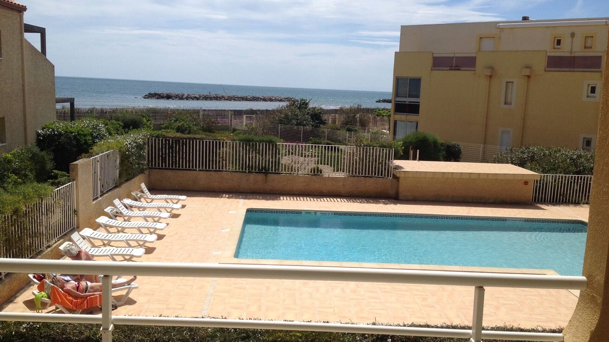 Valras-Plage Apartment | Appartement les Pieds Dans L'eau