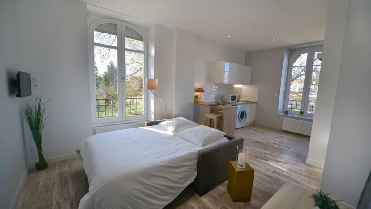 Besancon Apartment | Appartement Les Suites Du Parc - Studio Lumière