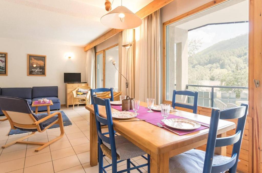 La Salle-les-Alpes Apartment | Appartement lumineux 3 pièces proche télécabine et commerces avec piscine chauffée - FR-1-330F-34