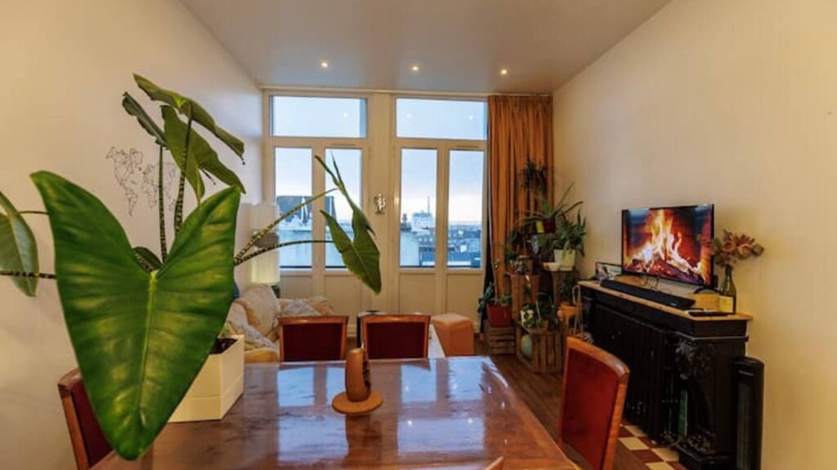 Saint-Christophe de la Foret Apartment | Appartement Lumineux Avec vue Dégagée sur la Ville