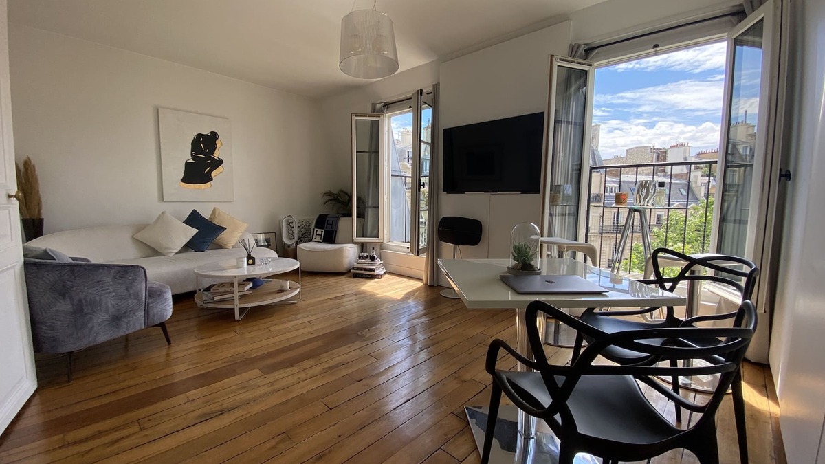 17th Arrondissement Apartment | Appartement Lumineux/Parc Monceau/champs Elysées/sacré Coeur
