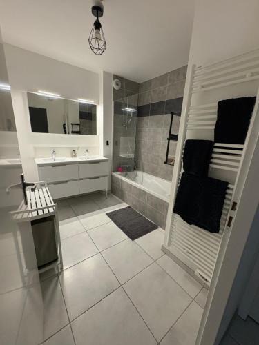 Ferney-Voltaire Apartment | Appartement luxueux à 4 minutes de l'aéroport de genève