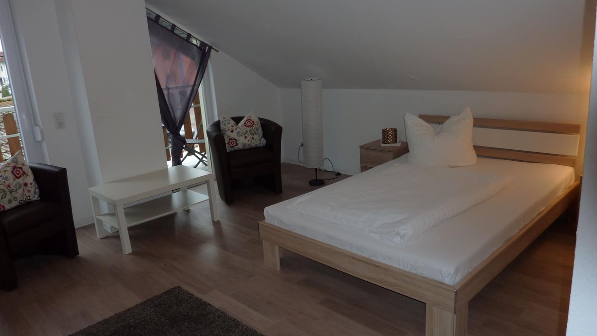Sandhausen Apartment | Appartement mit Balkon