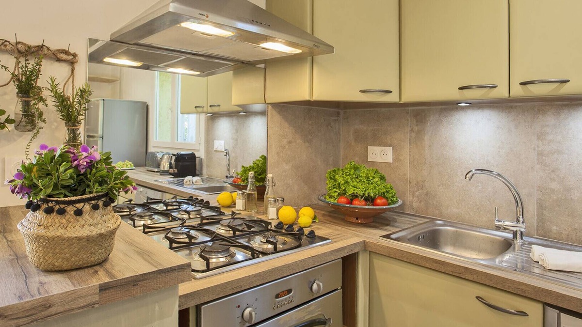 Calvi Apartment | Appartement neuf "Magnolia", terrasse pergola, jardin privatif - 2 4 pers
