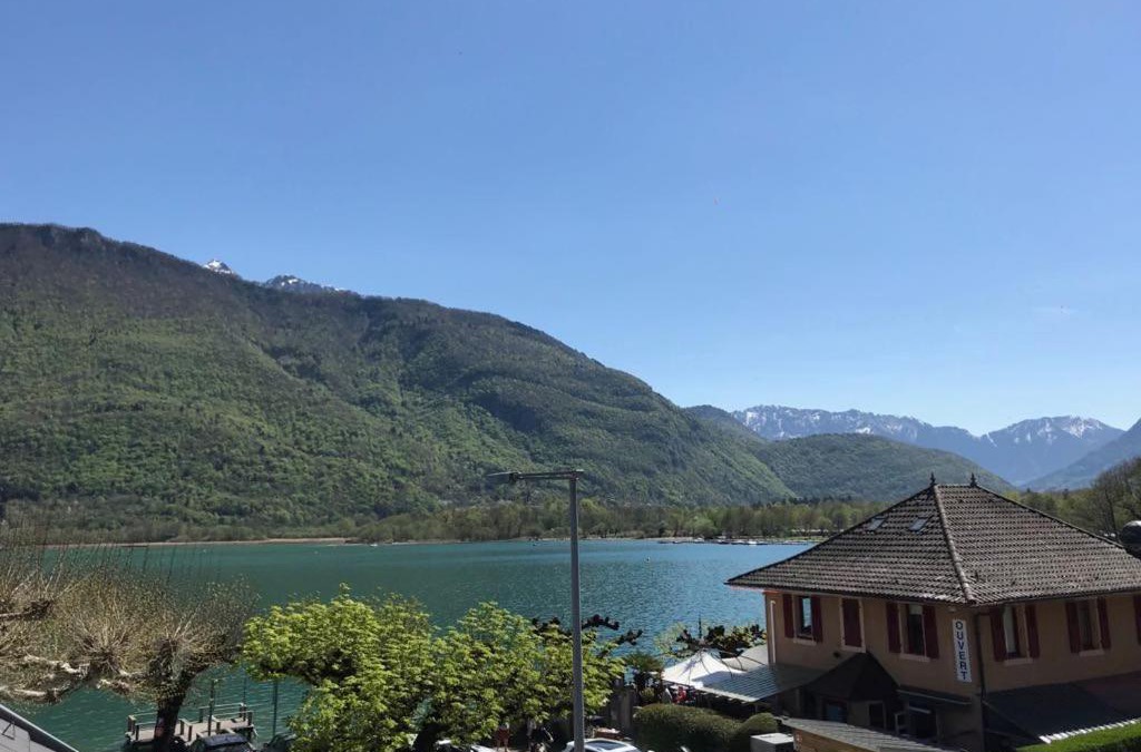 Doussard Apartment | Appartement pieds dans l'eau