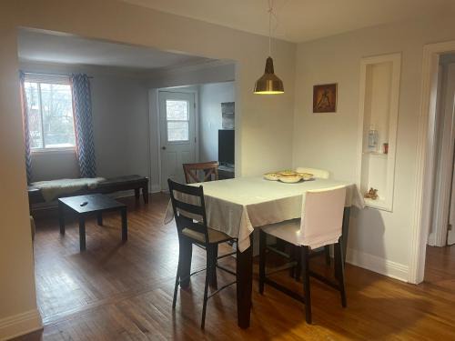 Laval-des-Rapides Apartment | Appartement près du Métro