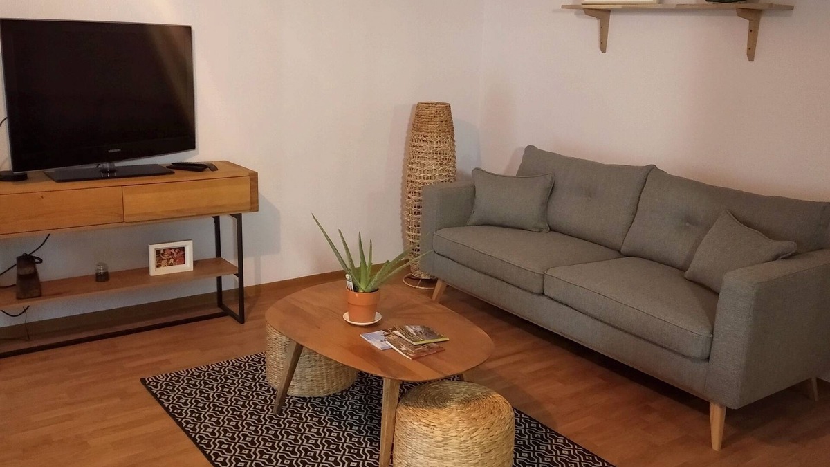 Trelissac Apartment | Appartement Rénové Avec Balcon Terrasse, Parking Privé et Piscine Partagée