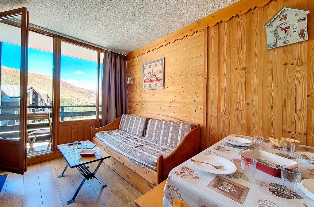 Les Menuires Apartment | Appartement rénové, lumineux, skis aux pieds, balcon, 5 pers, proche télécabine - FR-1-344-938