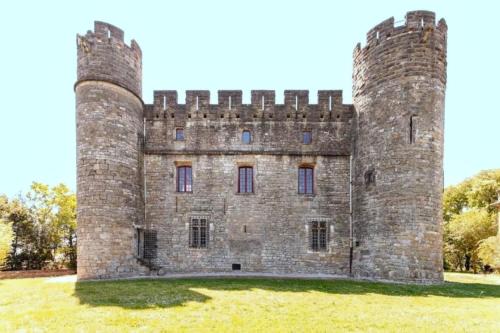 Castelnau-Valence House | Appartement spacieux avec deux chambres au Château