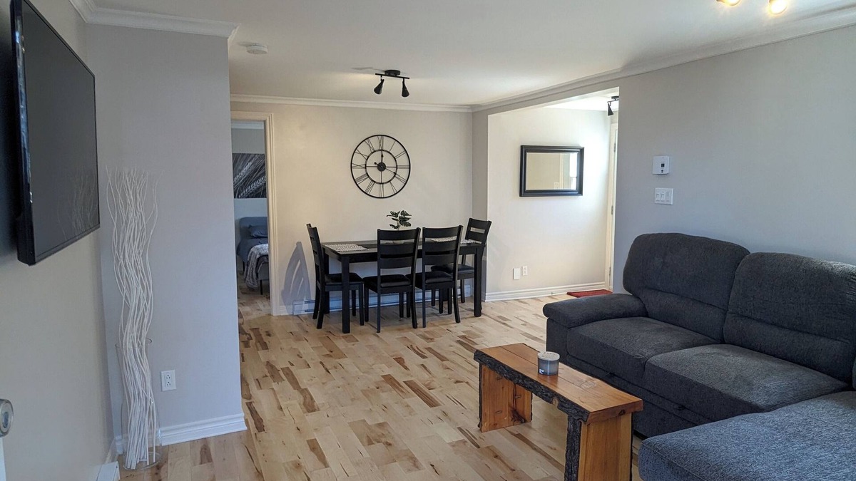 Lachenaie Apartment | Appartement Style Urbain Très Tranquille Situés a 5 min du Vieux Terrebonne