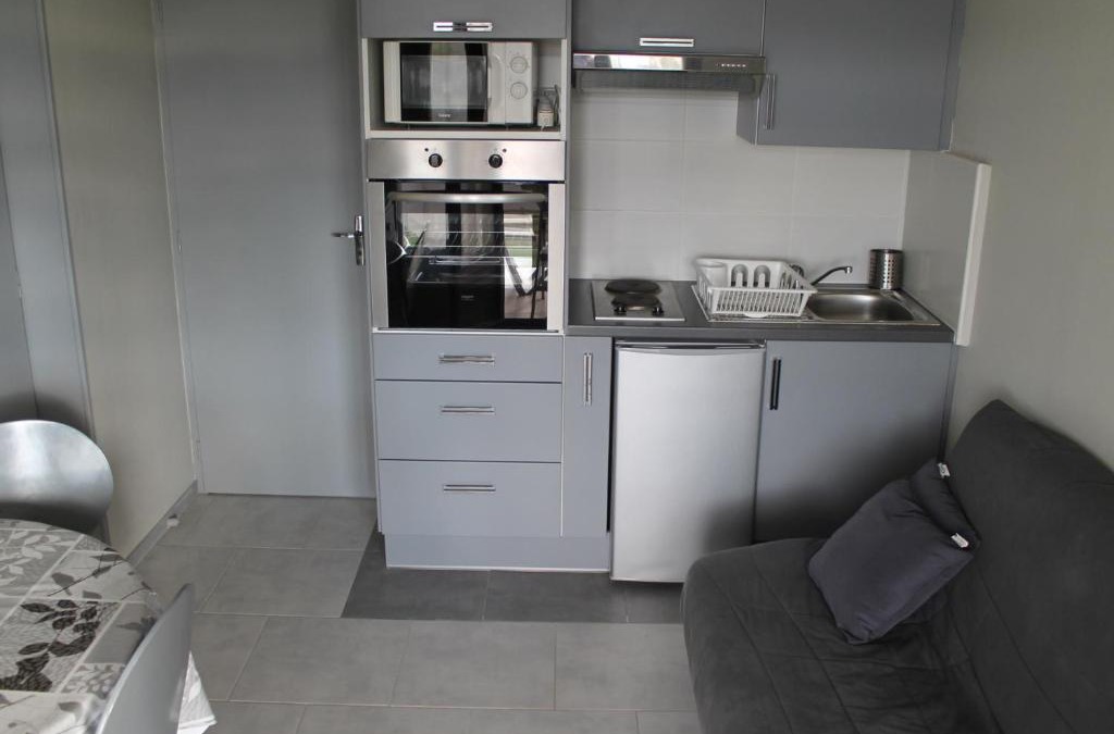 La Roche-Posay Apartment | Appartement T2 avec terrasse à 100m des Thermes, Wi-Fi, proche centre de La Roche-Posay - FR-1-541-23