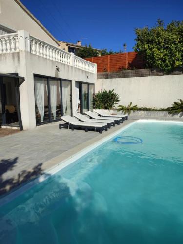 Bastelicaccia Apartment | Appartement T3 dans villa avec piscine