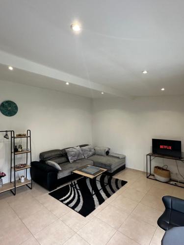 Savigny-sur-Orge Apartment | Appartement + terrasse + parking , proche Orly , proche RER Paris
