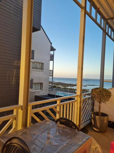 Le Croisic Apartment | Appartement vue latérale mer