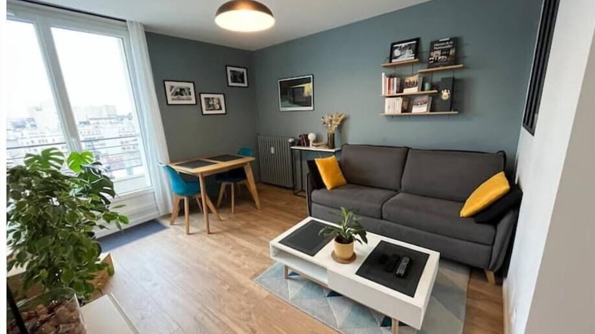 Clichy Apartment | Appartement with balcony 20m to Champs-Élysées