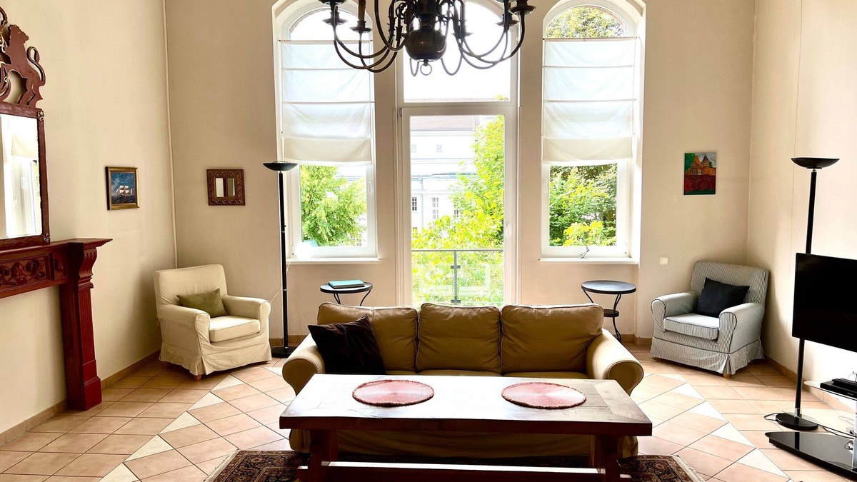 Stralsund Apartment | Appartement XXL - Ferienwohnung am Theater Haus Schill