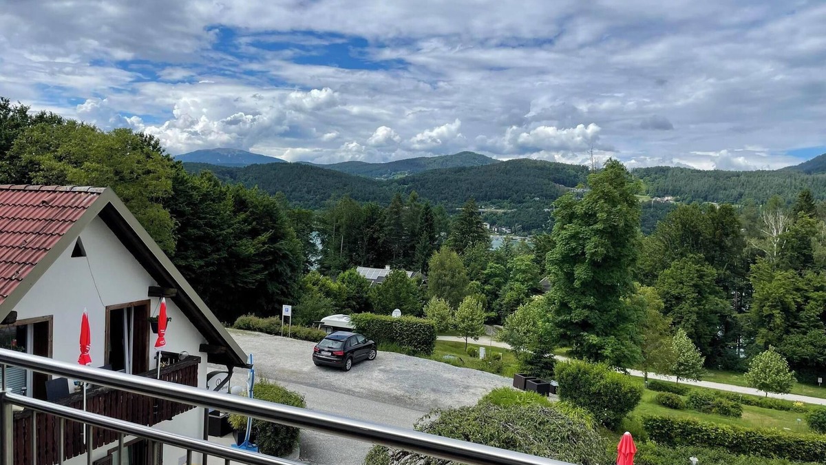 Schiefling am See House | Appartment with stunning views of Lake Wörthersee