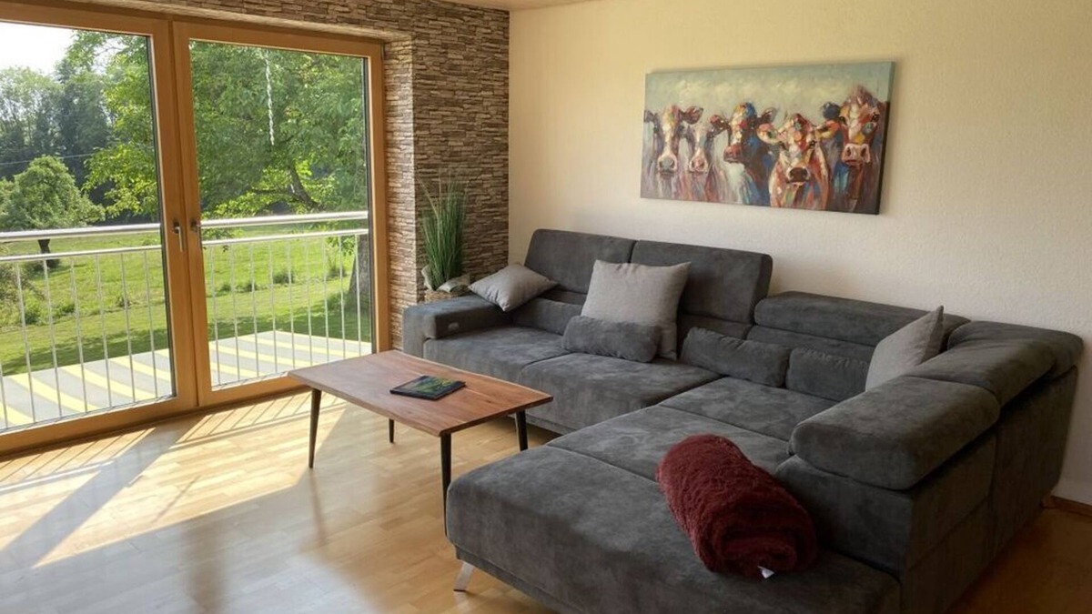 Argenbuhl Apartment | Appealing apartment near lake
