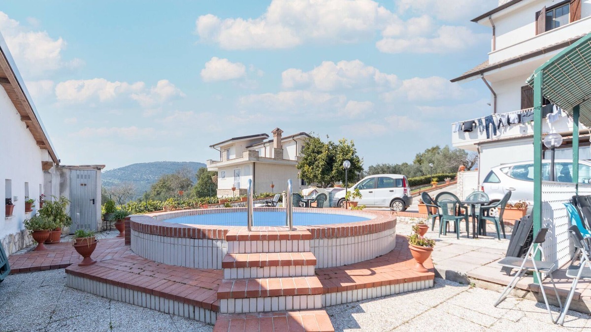 Priverno House | Appealing holiday home in Priverno with terrace