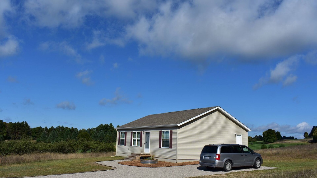 Beulah Cottage | Apple Blossom Cottage- well equipped cottage in a country setting