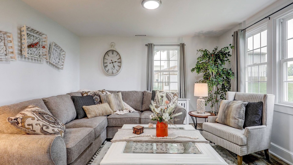Kinzers Apartment | Apple Blossom Suite/Cozy Family Friendly Farm Stay/4 bedrooms