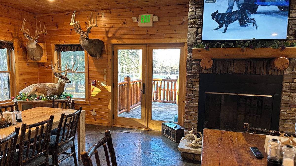 Krakow Cabin | Apple Creek Whitetails Lodge