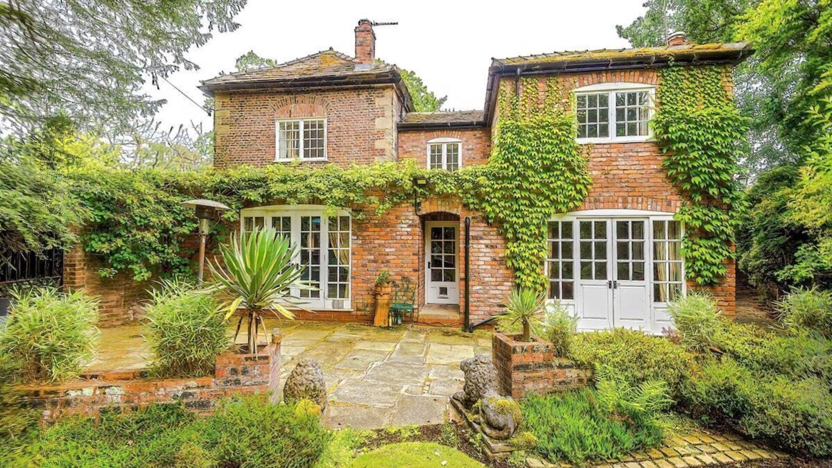 Nether Alderley House | Apple House by Staycay