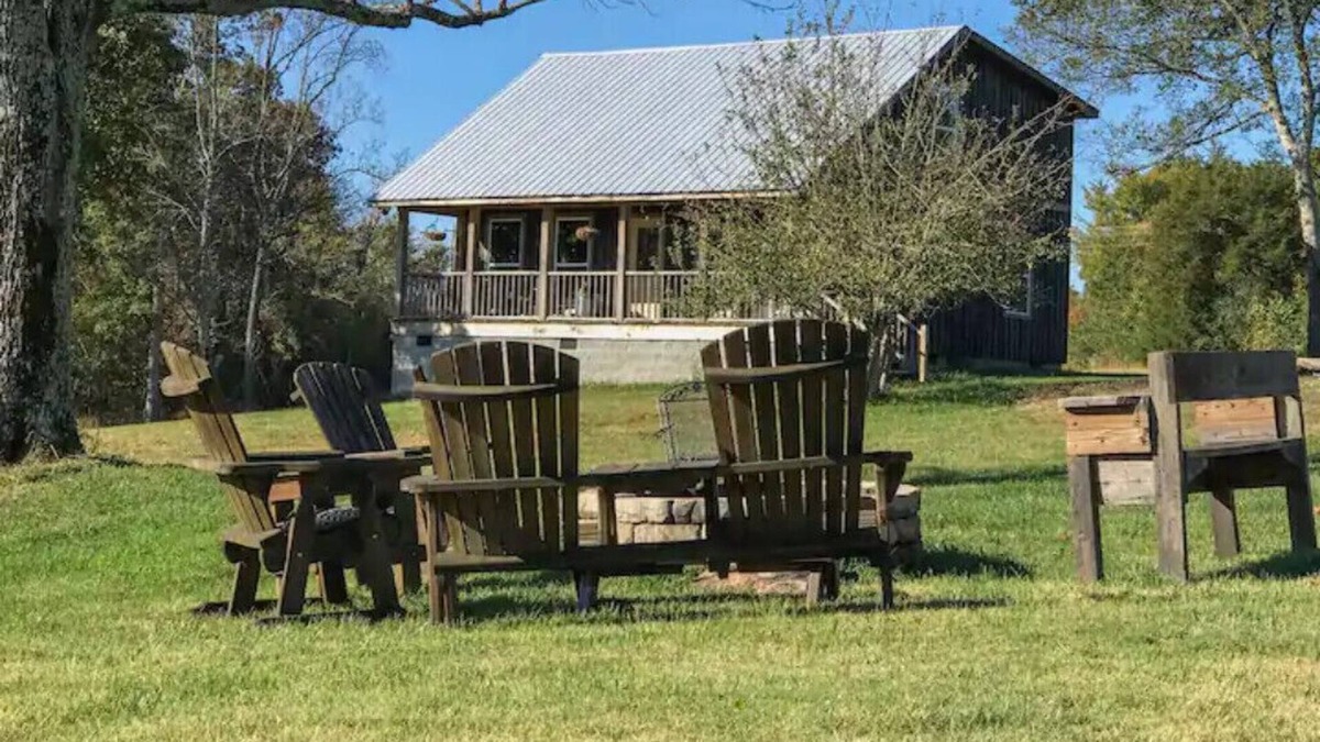 Hickman Cabin | Apple Ridge Farm Guest House
