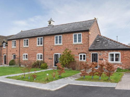 Middlewich House | Apple Tree Barn- Uk40791