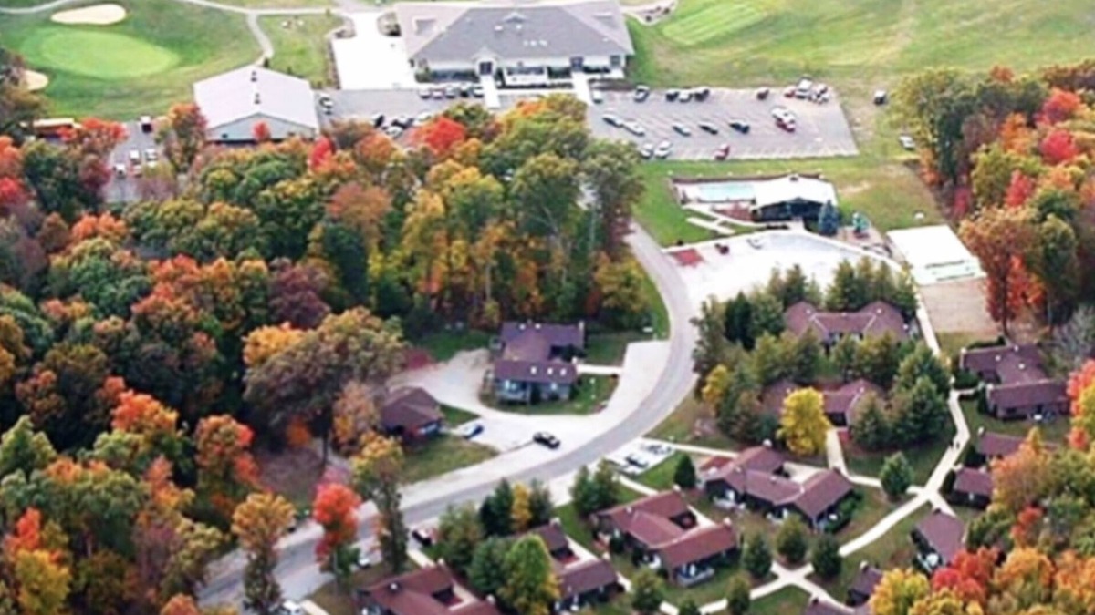 Apple Valley Condo | Apple Valley Lake, Pool and Beaches! Guest Passes available for a fee!