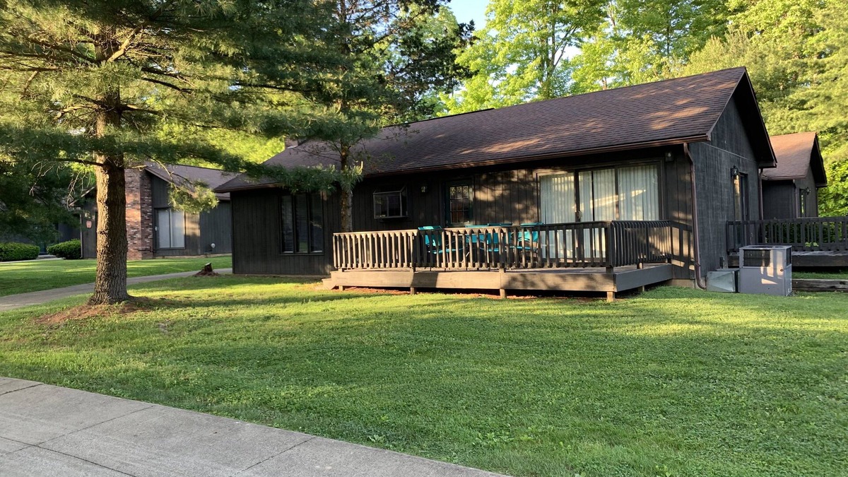 Apple Valley Condo | Apple Valley Lake, Pool and Beaches! Guest Passes available for a fee!