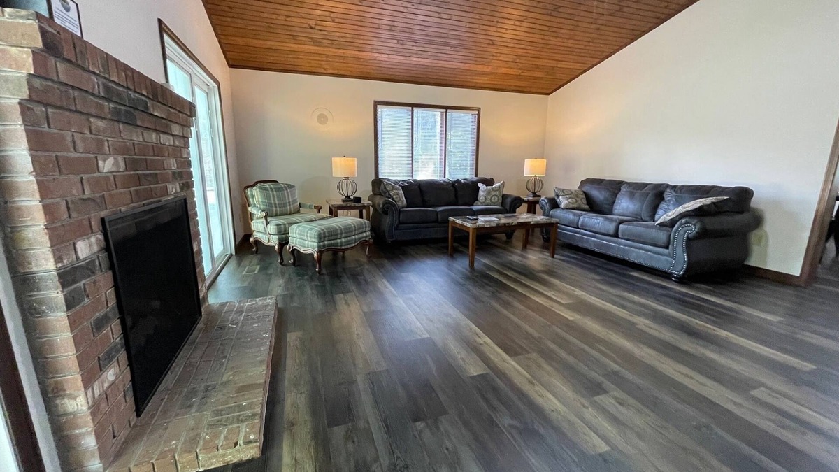 Apple Valley Condo | Apple Valley Lake, Pool and Beaches! Guest passes available for a small fee.