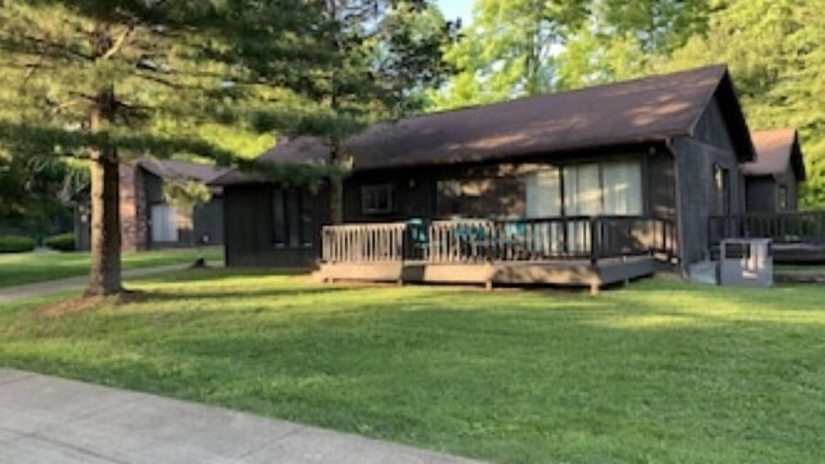 Apple Valley Condo | Apple Valley Lake, Pools and Beaches! Guest passes available for small fee.