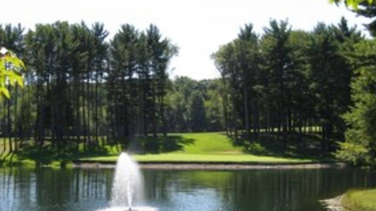 Apple Valley Condo | Apple Valley Lake, Pools and Beaches! Guest Passes available for a fee!